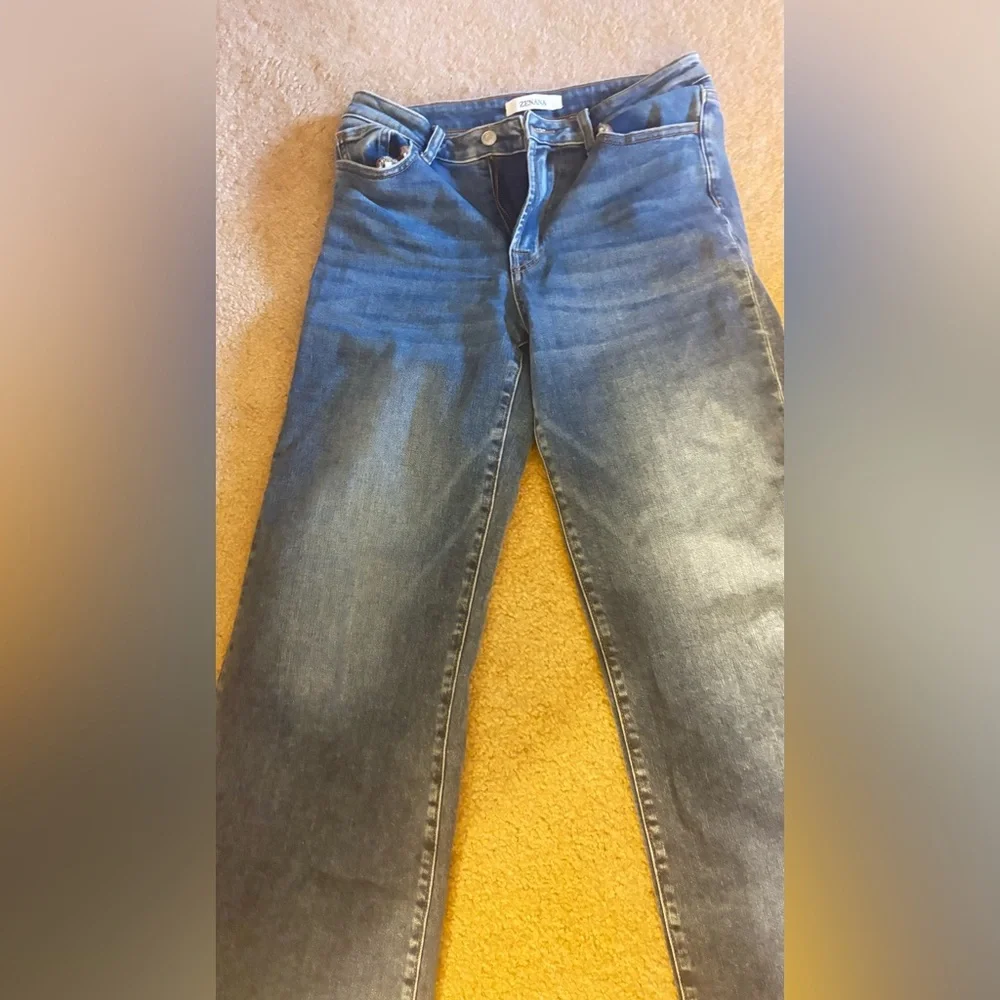 Woman’s Dark Wash Blue Jeans size 28 - Picture 1 of 1